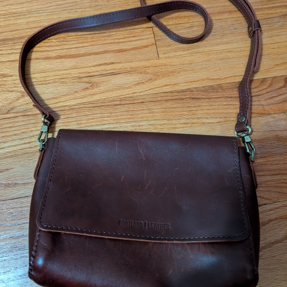 Portland Leather Brown Crossbody Bag - Picture 4 of 4